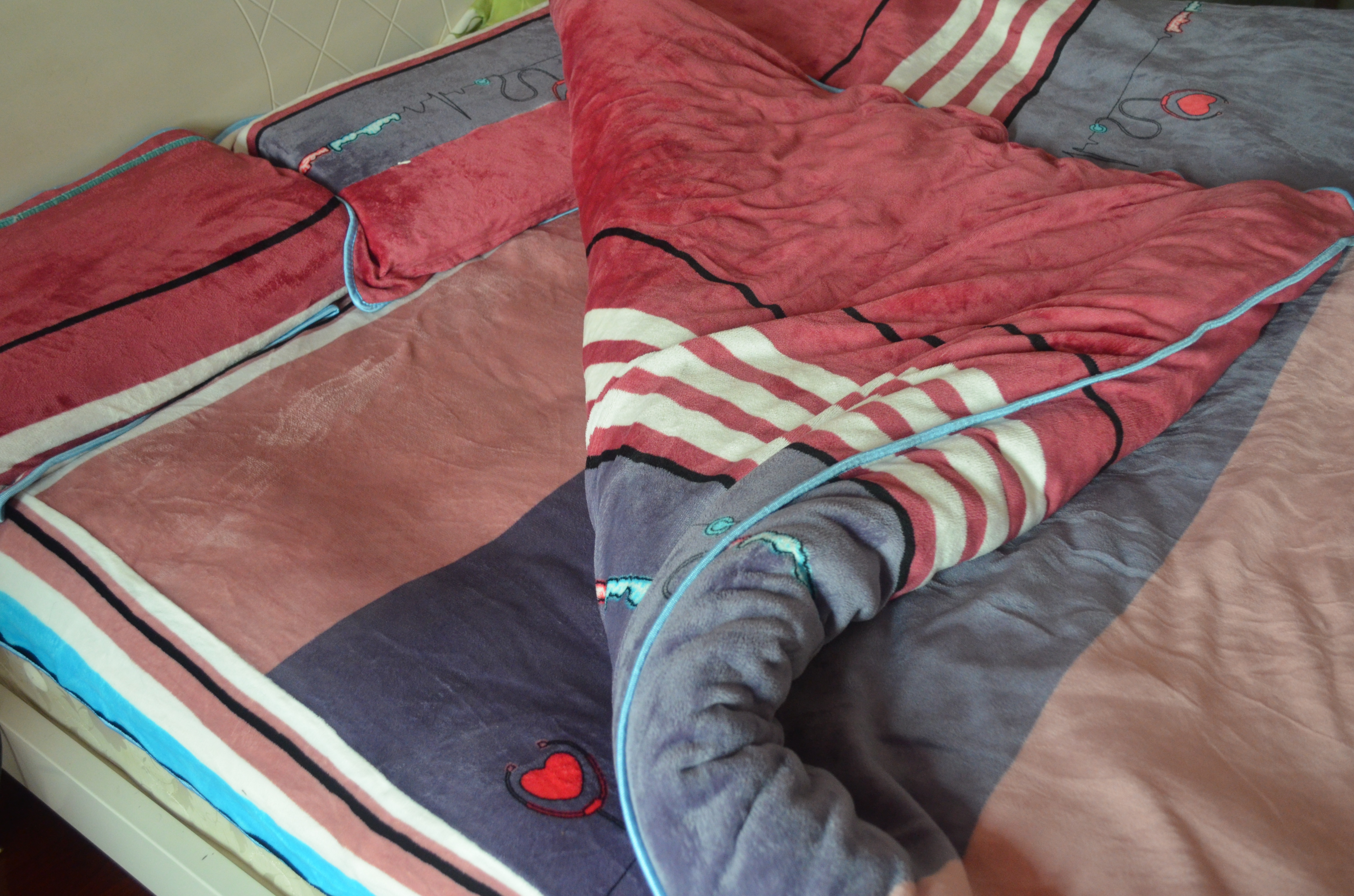 冬天被子冷教你一招,冬天睡觉被子盖法