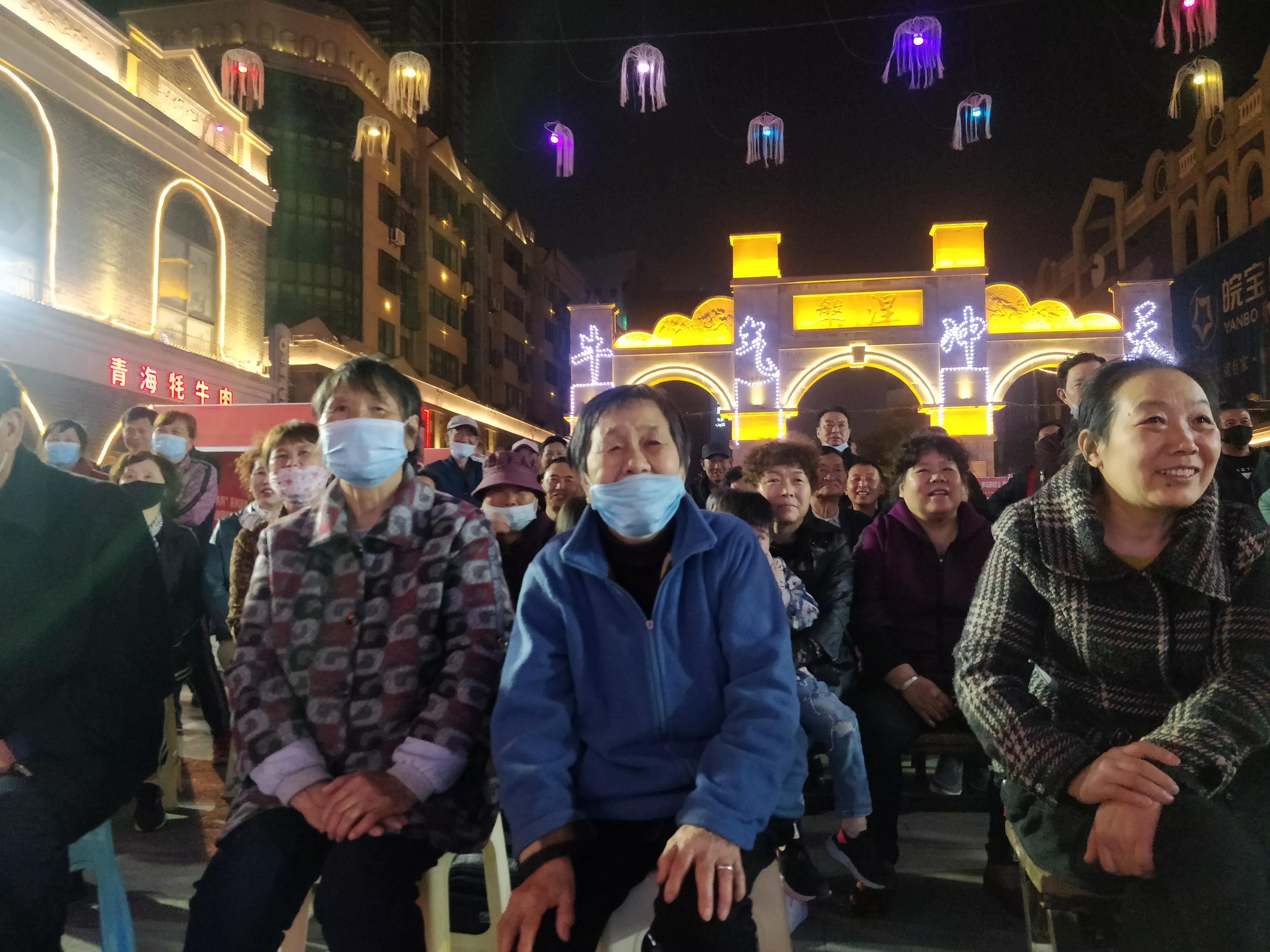 民主路百姓大舞台,连云港市民主老街