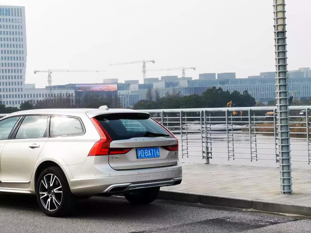 车价50万,音响值10万!这辆旅行车为何如此受追捧?