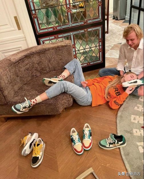 LV少奶19岁长子创业,发布运动鞋,目标:继父的LVMH集团