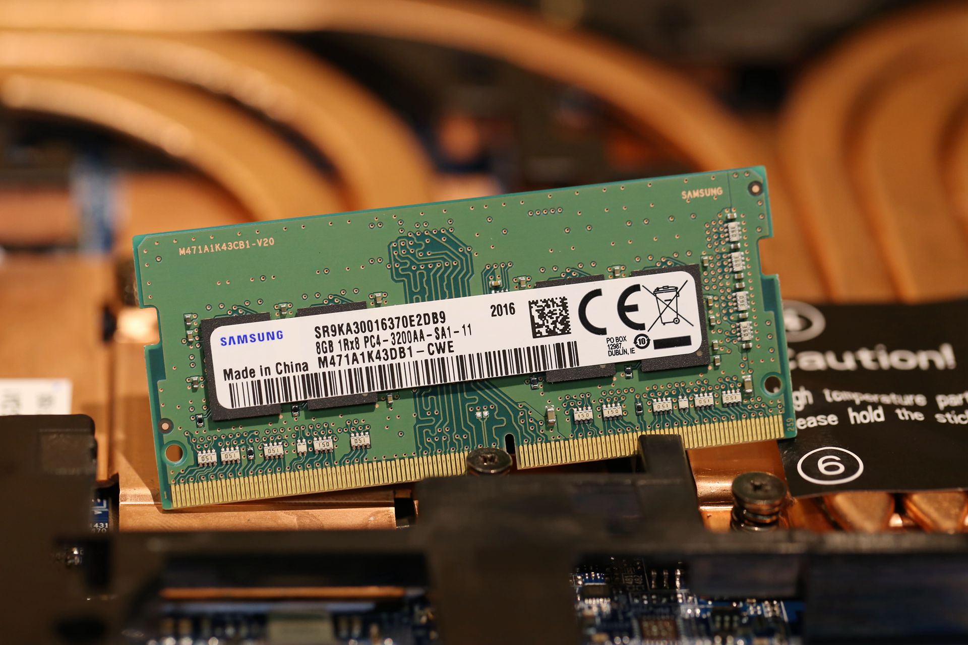 性能爆表！把台式机CPU装进笔记本，X5空妖R93900拆机评测