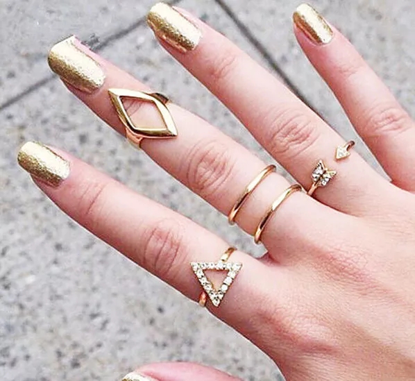 戒指戴法男各个手指的含义图解,戒指的戴法大全女生左手无名指