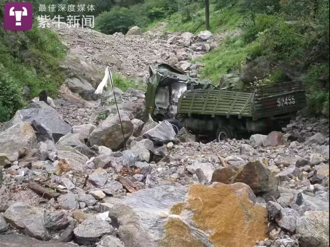 十岁才知道爸爸去世,11岁男孩方知父亲牺牲十年