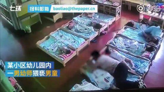 三名女子在会所洗浴，轮流与一男子发生“关系”，应判什么罪？