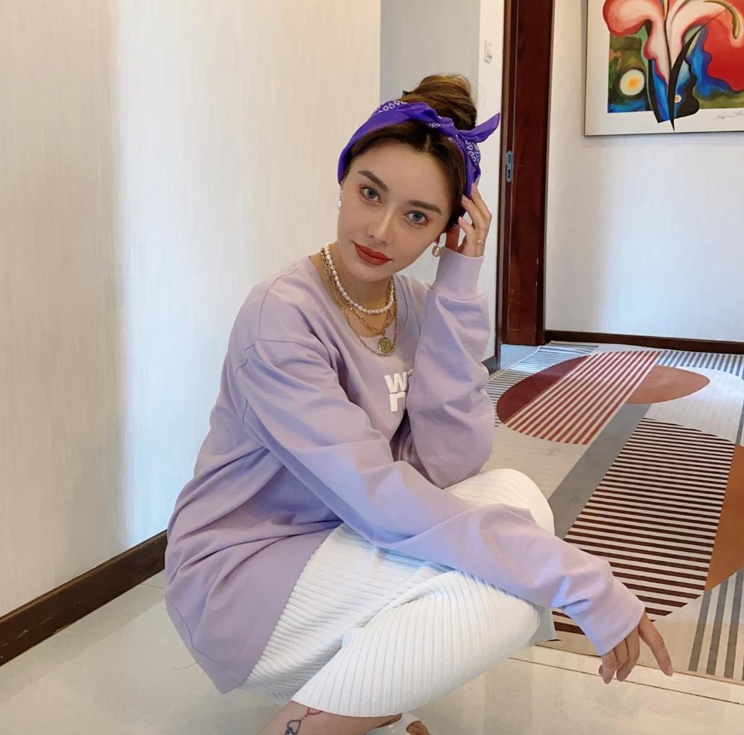 歌手爱戴写真集,42岁歌手爱戴年轻照