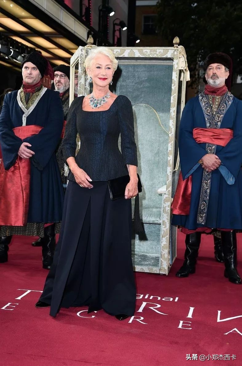 咦，梅根的大钻戒怎么不见了？|郑尔摩斯周报