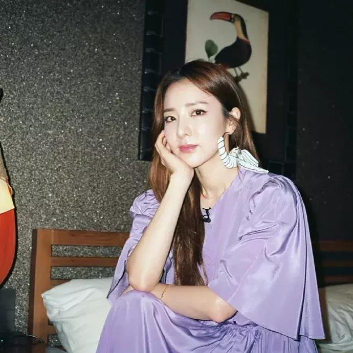 李宇春吴青峰视频,李宇春时尚潮牌