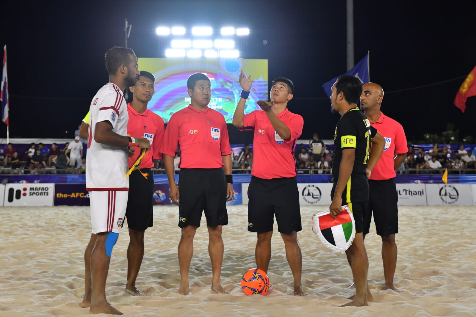 执法沙足亚洲杯的广州仔：你了解沙滩足球吗？