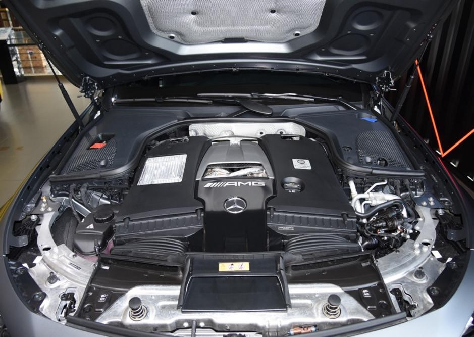 奔驰amge63s钢炮10万,amge63s尾部