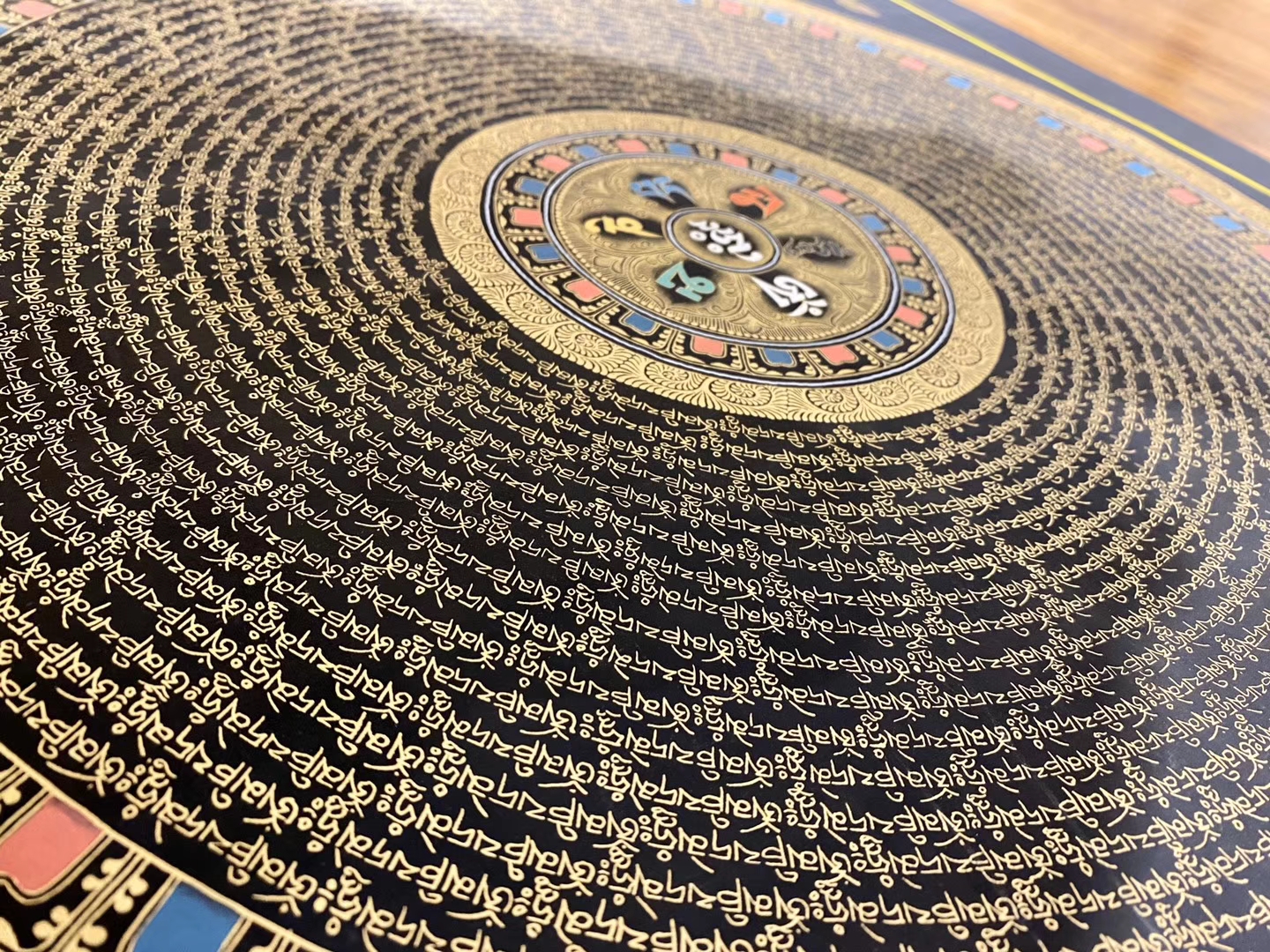 帮朋友检测了幅唐卡，发现是赝品