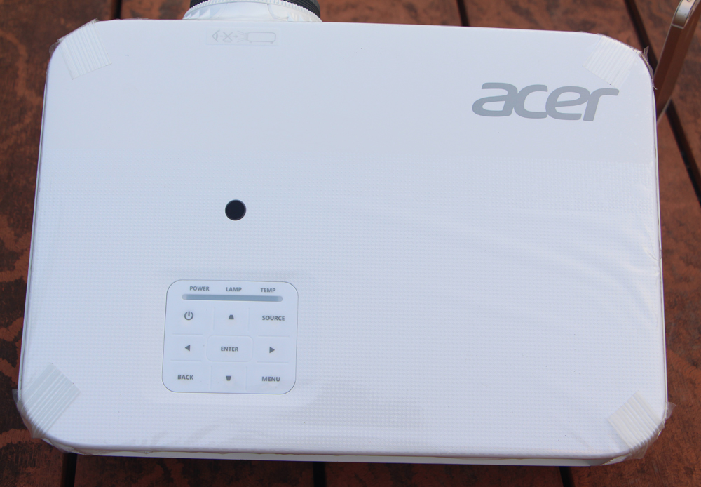 实用才是大面子,100吋无屏电视来啦-AcerH5382BD投影机测评