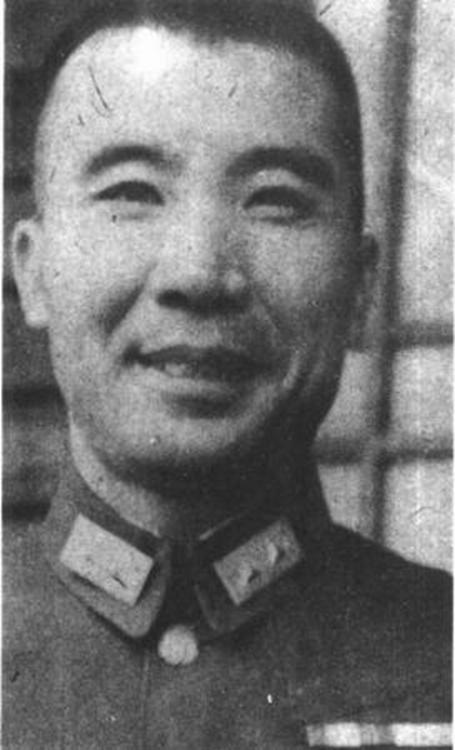 王耀武特赦出狱，周恩来帮他找到家人，女儿却递给他一纸离婚协议