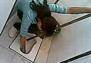 手机掉粪坑里怎么去臭味,手机掉粪坑