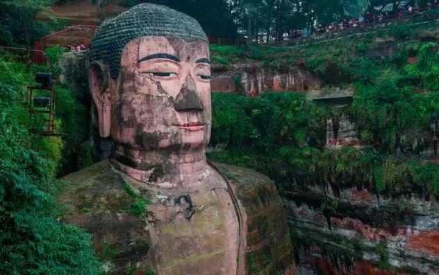 乐山大佛为何不属于石窟,乐山不止有大佛还有美食