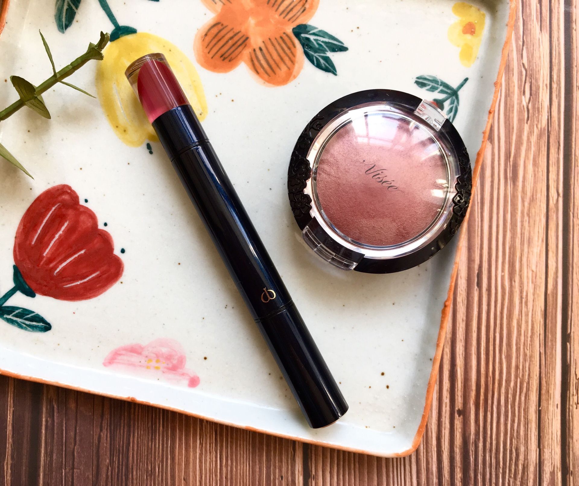 润唇膏和口红如何搭配,日常搭配需要几支口红