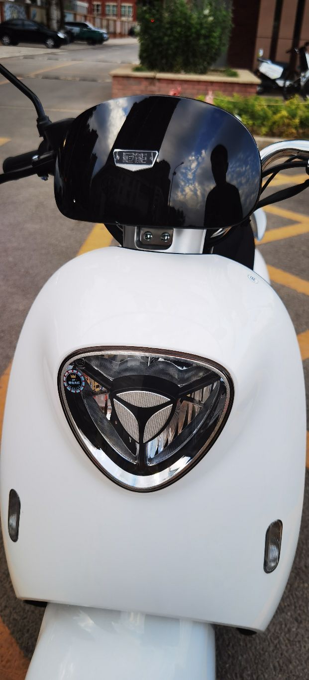 雅迪冠能m6-90续航里程,雅迪冠能m6-100续航