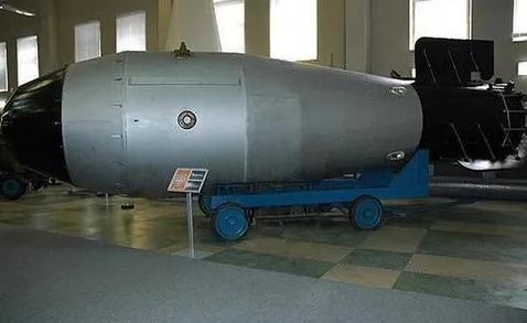 子弹威力大还是核弹威力大,太阳威力大还是核弹威力大