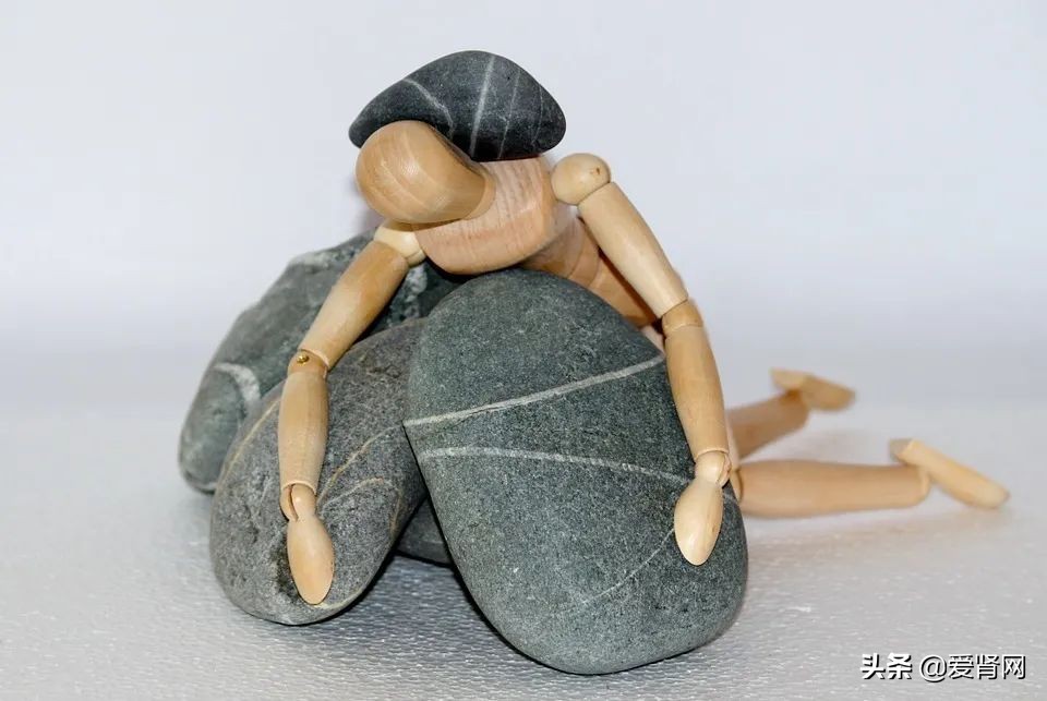 透析病人吃了西那卡塞可以停吗,透析病人吃西那卡塞有什么副作用