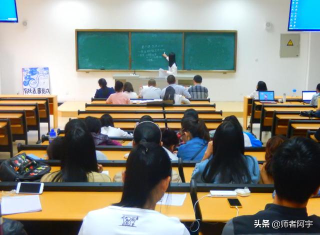 本科毕业就业月薪3万的六大专业,让985毕业生后悔的四大专业