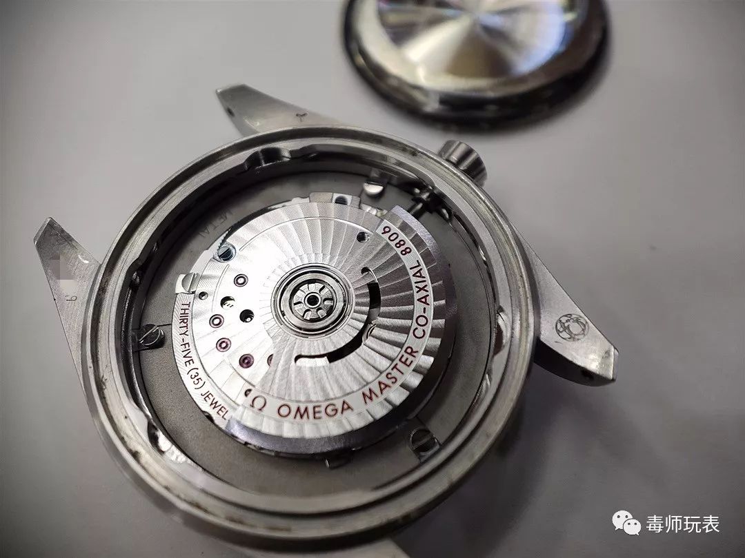 拆解欧米茄海马300机芯图,vs厂欧米茄海马300机芯