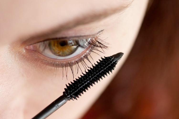 哪款睫毛膏适合小眼睛不会晕染,哪种睫毛膏防晕染最好