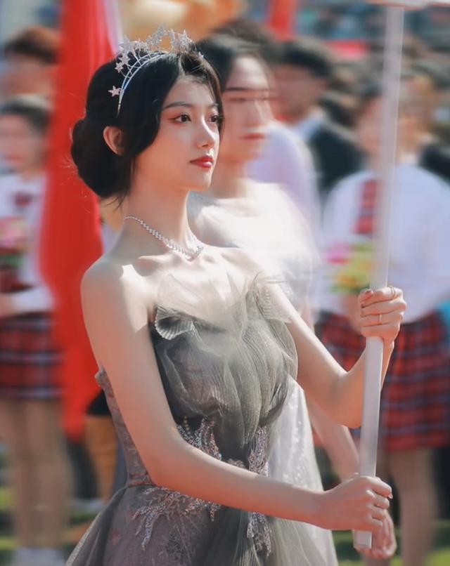 不用穿露脐装，福建师范大学靠男版招生简章走红，比*京大南**学硬气