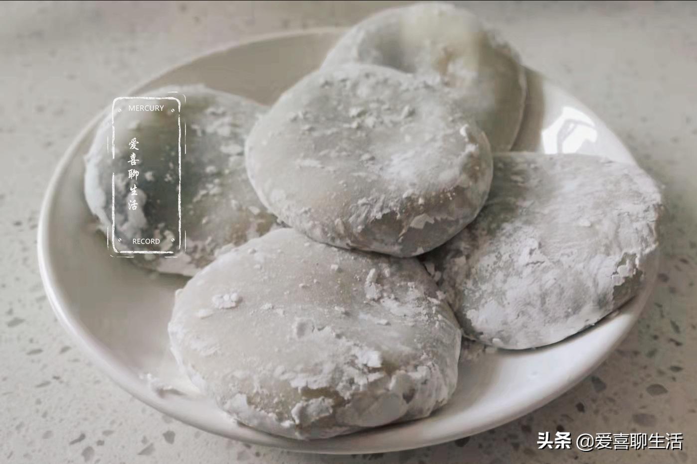 平时嘴馋就吃它，一次多做几个存起来，吃时煎一煎，既方便还好吃