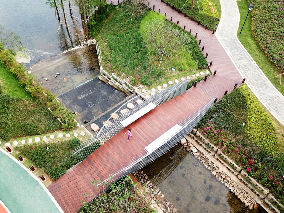 深圳禾塘湿地公园人行钢桥/中建钢构有限公司