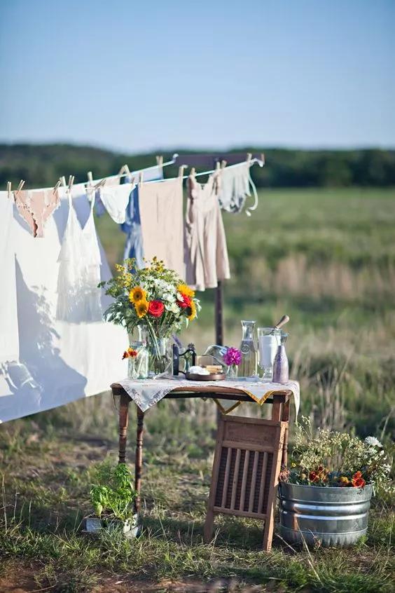 白色衣服发黄漂白剂洗得掉吗,衣服发黄怎么用漂白水