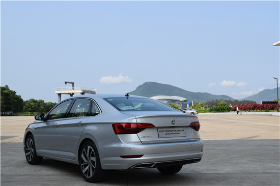 mqb平台速腾没有驾驶质感吗,18速腾驾驶感受和20款速腾感受