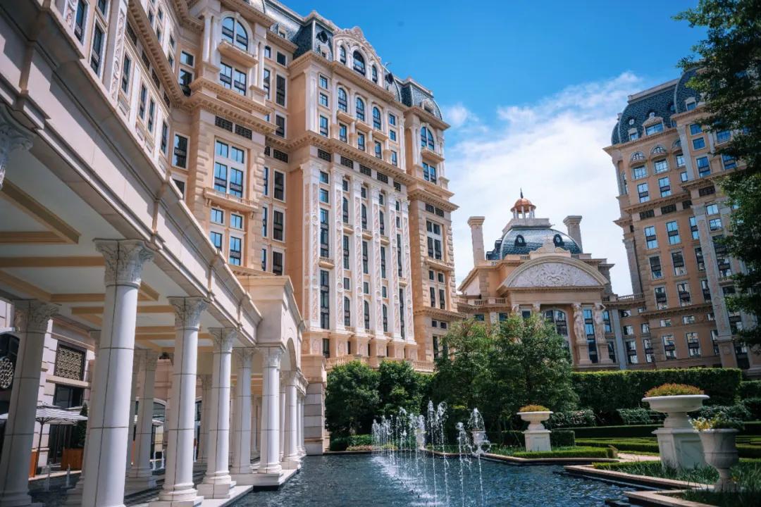 200元住总统套房,200块住酒店吃大餐