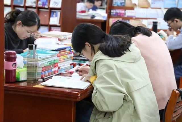 什么叫跨考教育硕士,跨专业考教育硕士好考吗