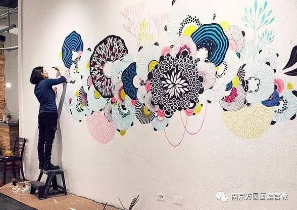 她的海洋系插画，为何备受LAMER、Biotherm、Crabtree的青睐？