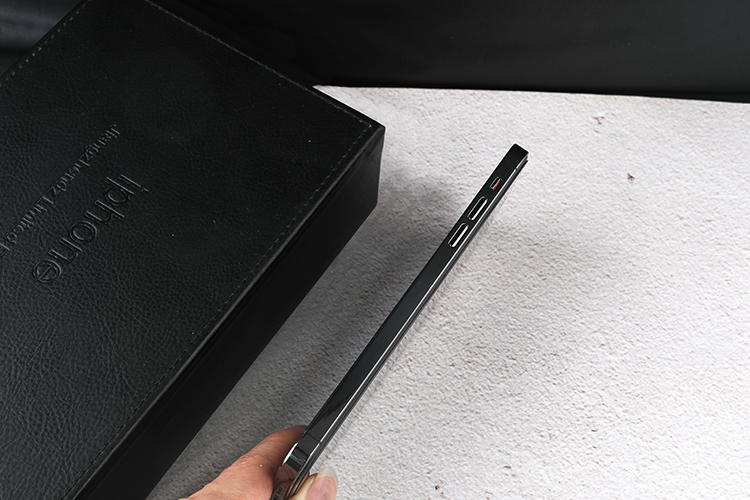 iphone11pro暗夜绿与香槟金,iphone11pro碳纤维测评