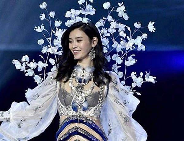 赌王四太调查奚梦瑶,赌王四太送奚梦瑶