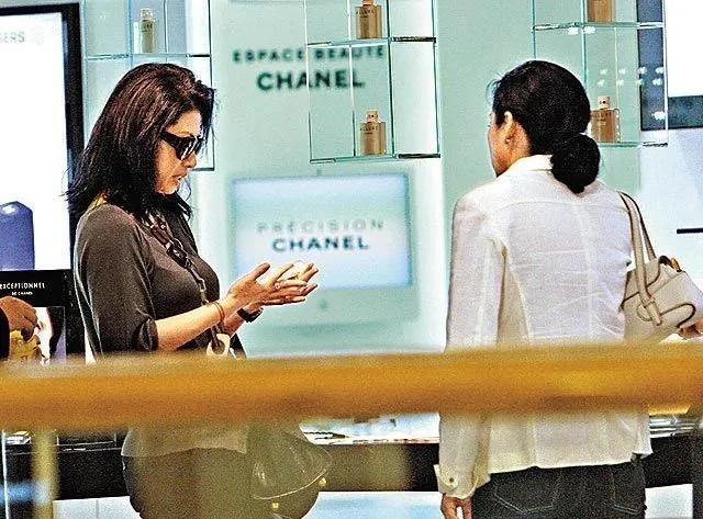 朱玲玲豪门贵妇 (香港豪门贵妇朱玲玲)