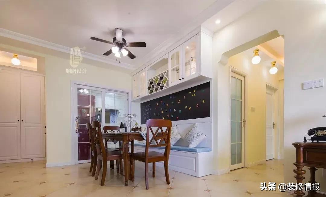 进门就是客餐厅一体卡座设计,餐厅全卡座设计效果图