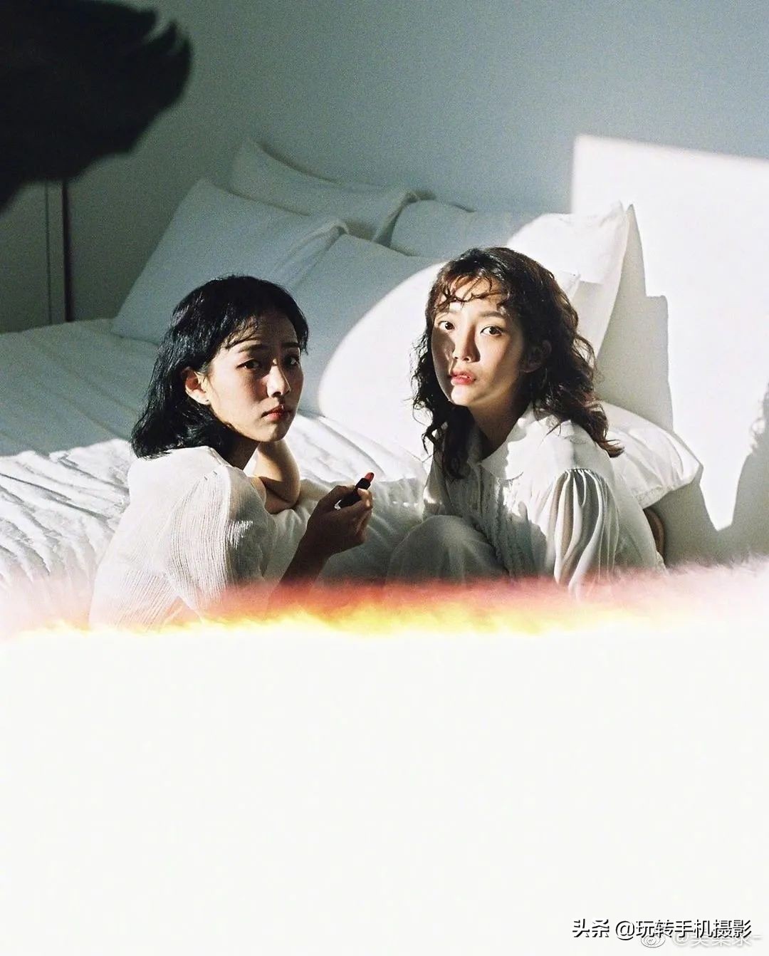 闺蜜拍照姿势创意二人,闺蜜雪地拍照姿势大全