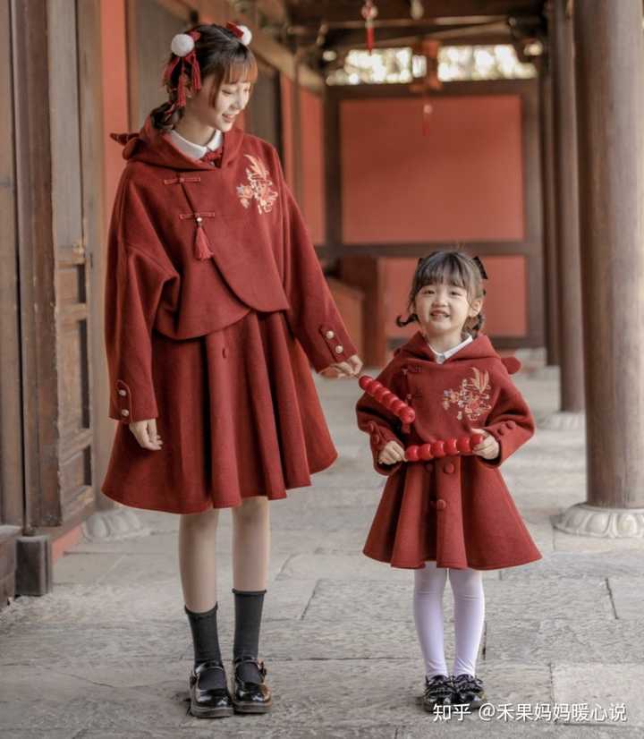 童装女童3-6岁公主裙冬款拜年,2023年最流行的衣服童装