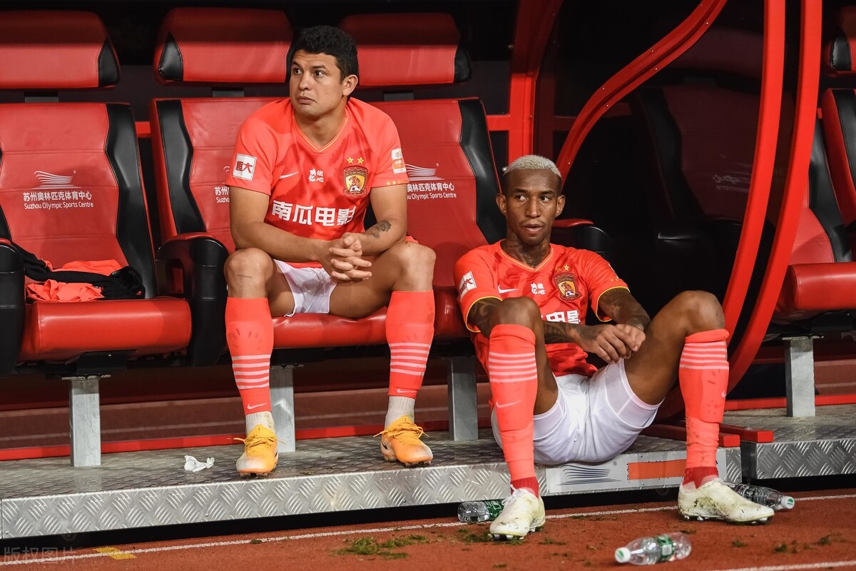 世界著名足球队队徽和标志,世界知名足球队logo