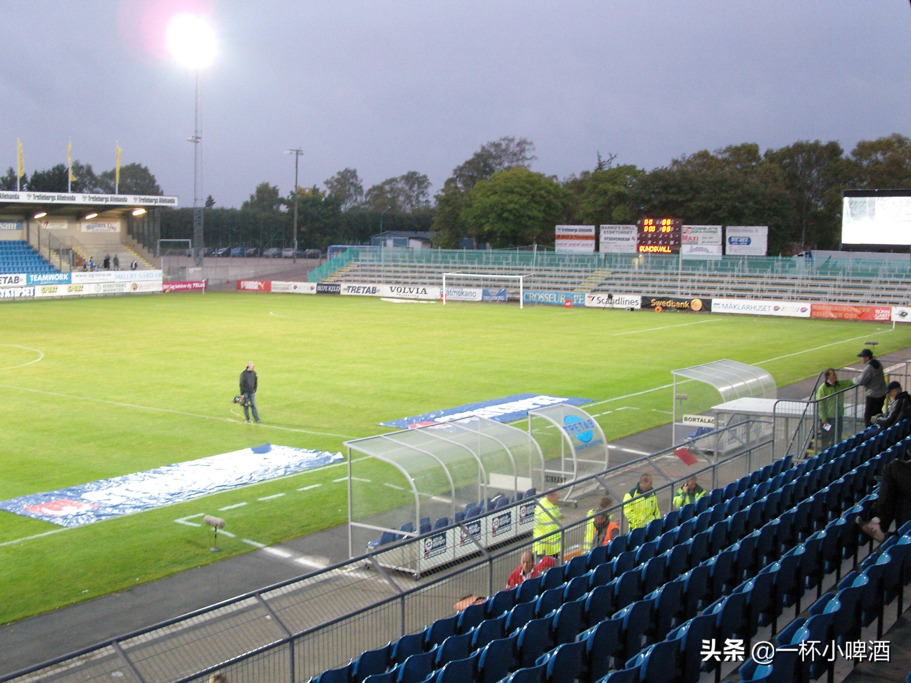 欧洲联赛小型球场有哪些,欧洲五大联赛顶级球场