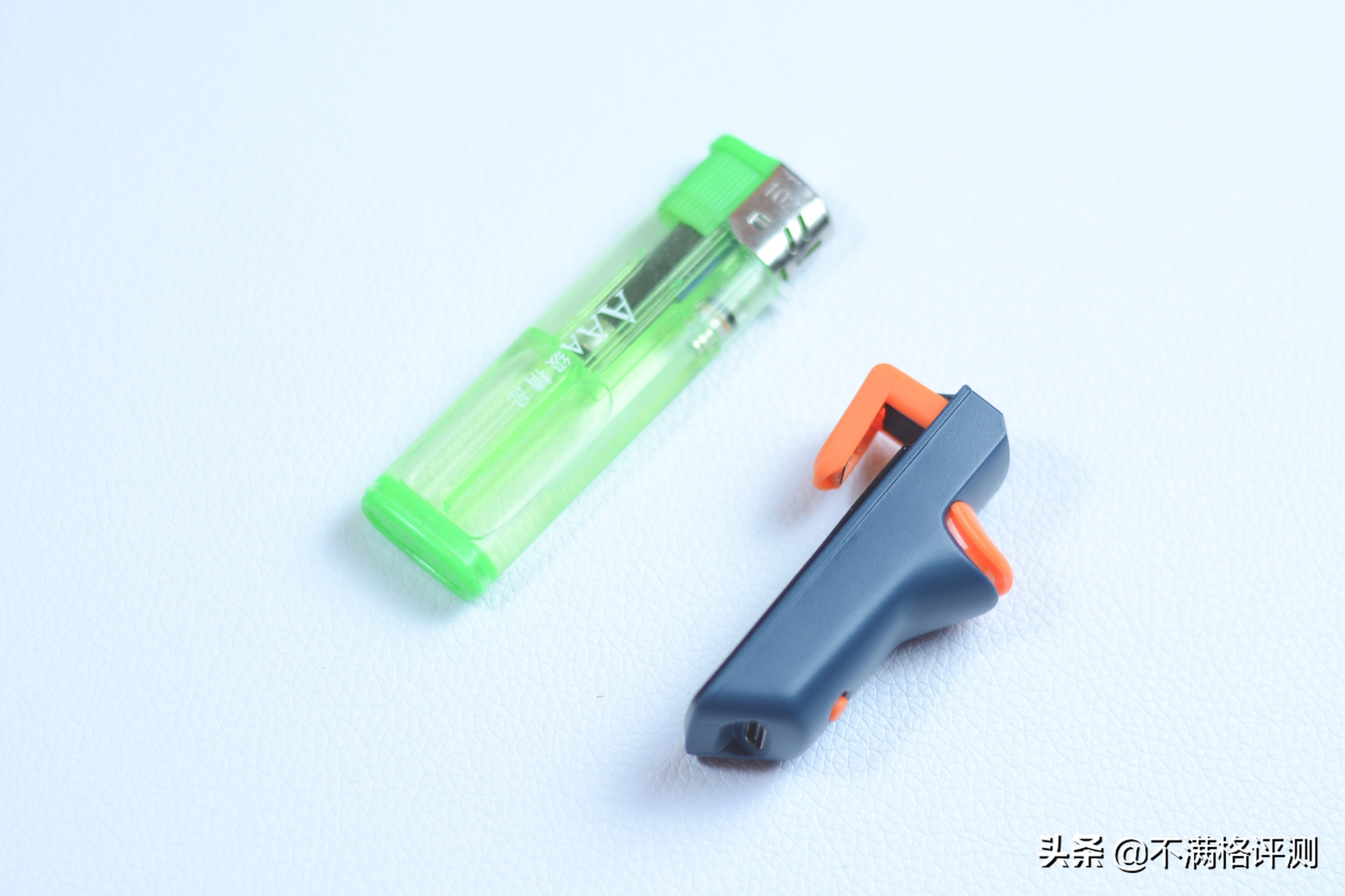 北通J1手游按键：打火机一样大小，用它玩吃鸡，SKS秒变AK47