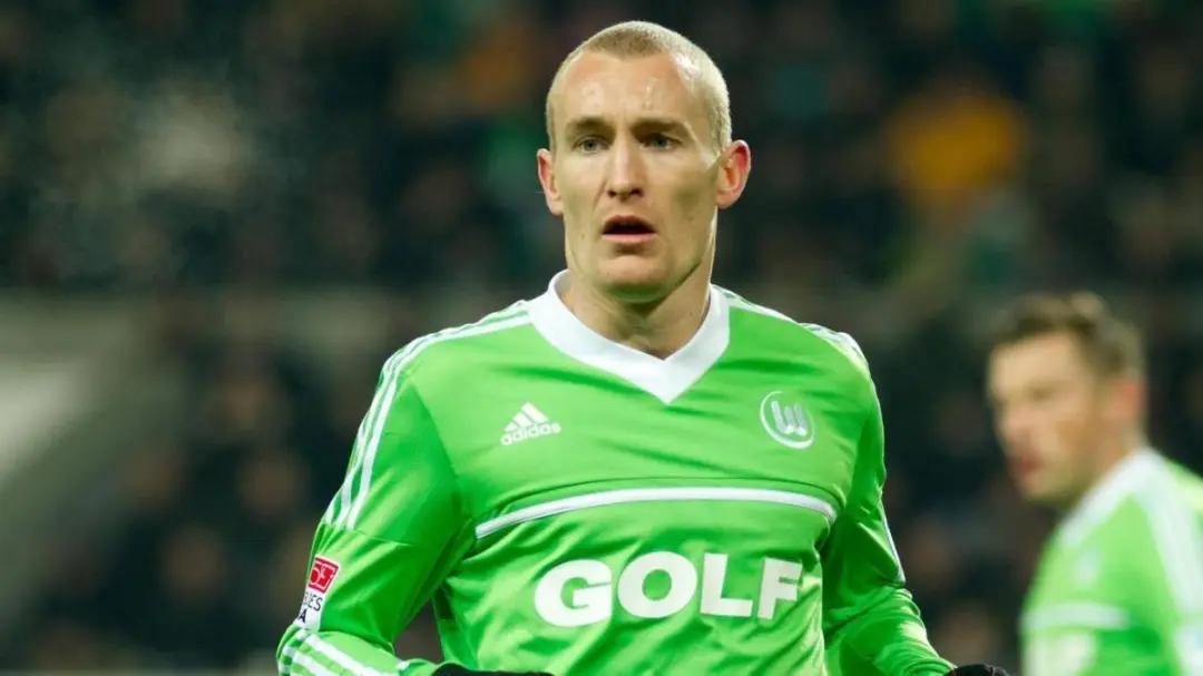 从法甲“饼王”，到感染新冠，他走过了怎样的崎岖球路？