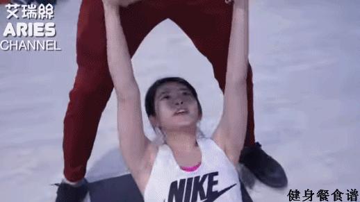 情侣拍照姿势的摆法,适合情侣的拍照姿势