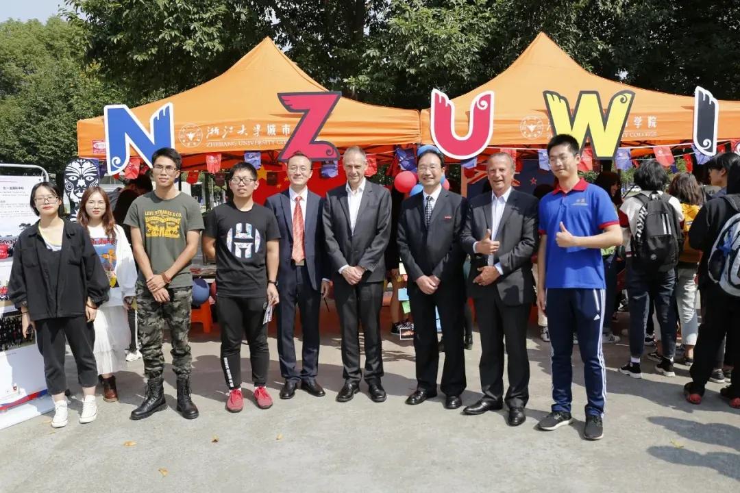 新西兰总理访问中国,新西兰总理到访公安大学