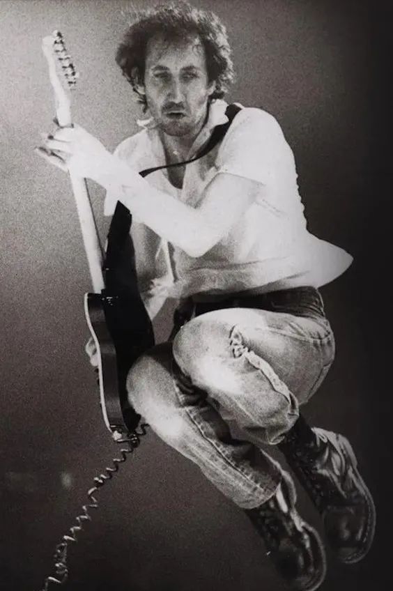 管不到一千块的鞋子叫「马丁」，上海名媛都瞧不上你