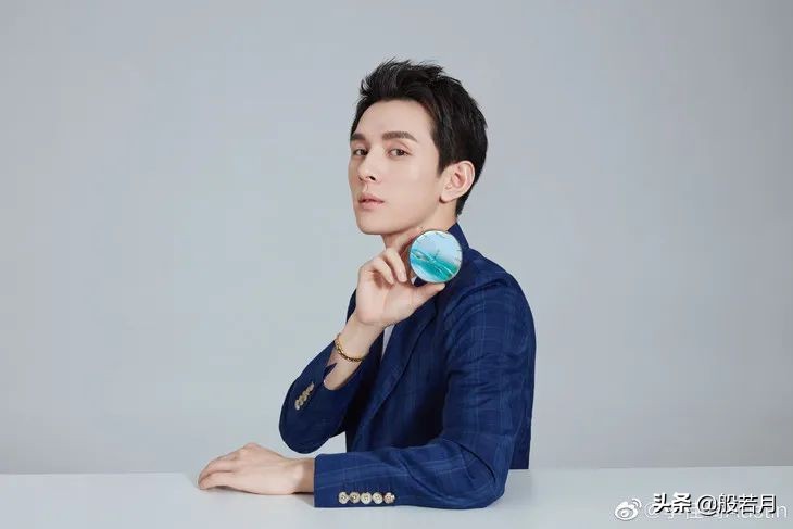 李佳琦其实一直在种草珠宝,你们有发现吗?