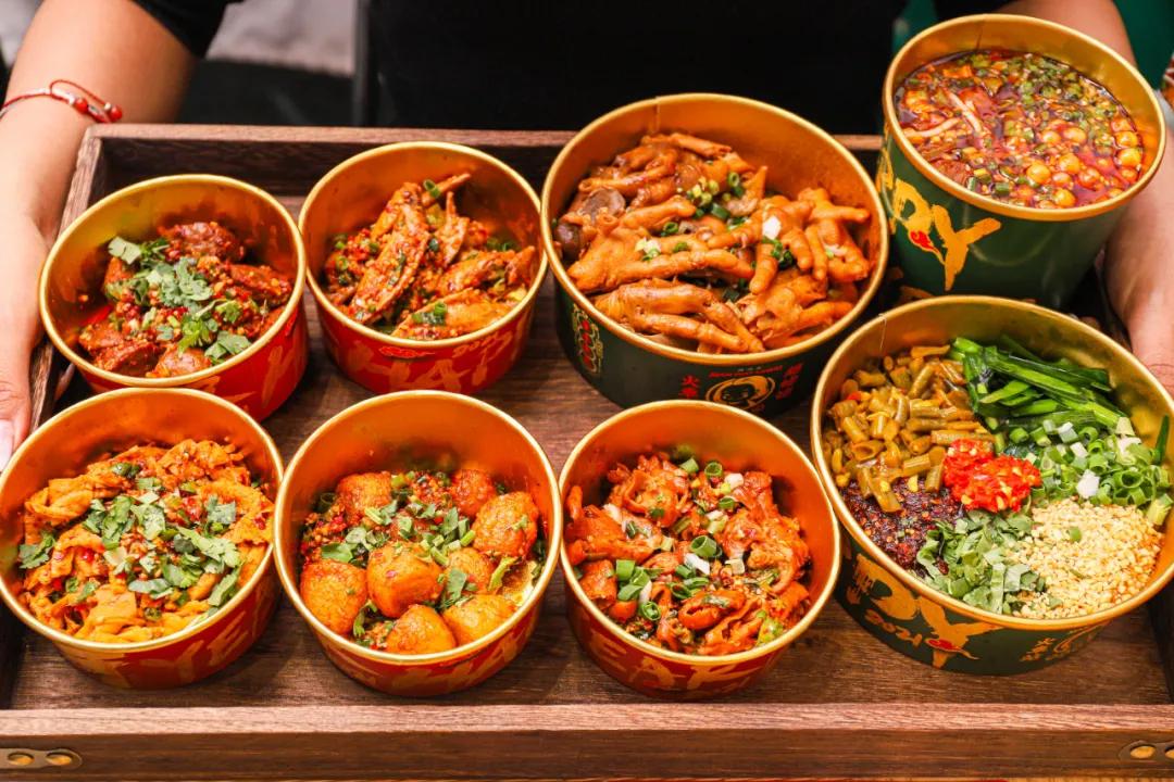 40㎡日流水超30000火爆西北的热卤品牌如何用创新搅动千亿级赛道