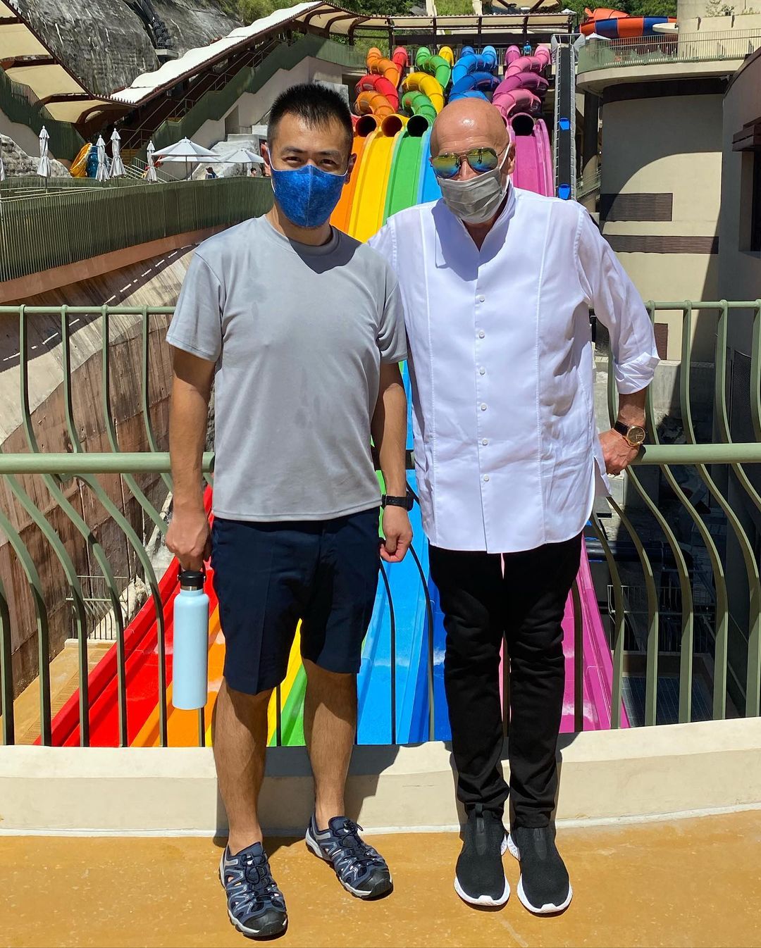 黎姿徐子淇亲密合影展甜美笑容,甘比端庄徐子淇