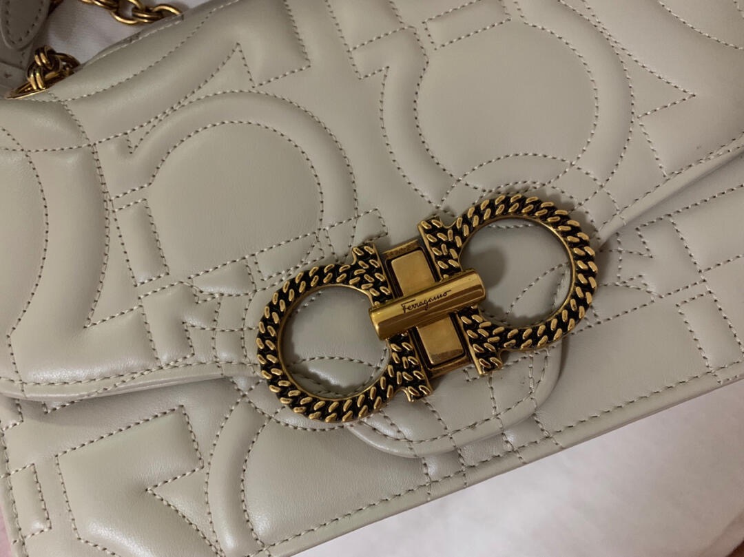 初入大牌包包,初入职场的第一个包包